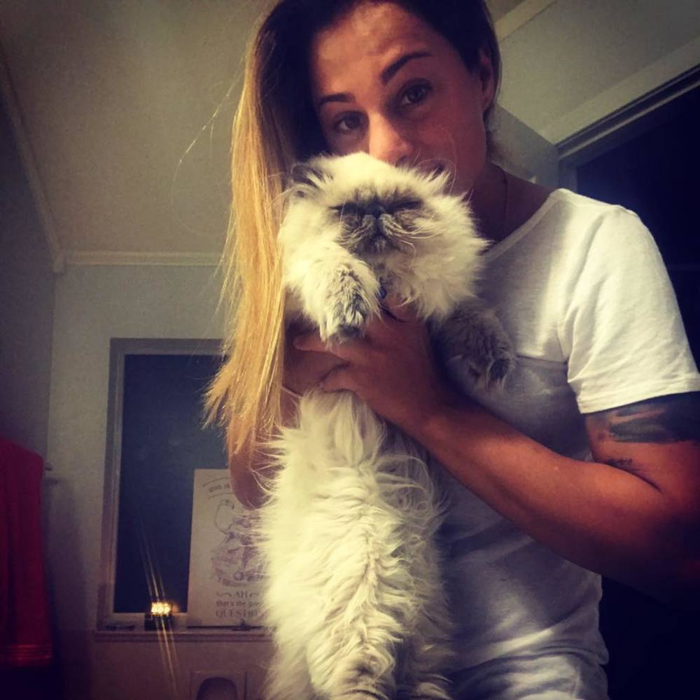 Meet your Posher, Thee